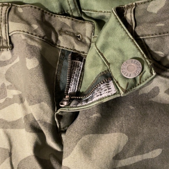 Flip side Camo reversible pants - Picture 4 of 6